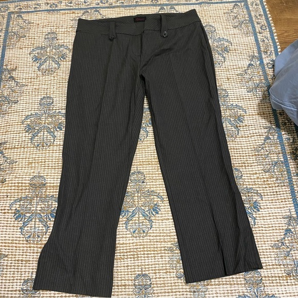 Elegant Black Pinstripe Women's Pantsuit - Picture 6 of 8